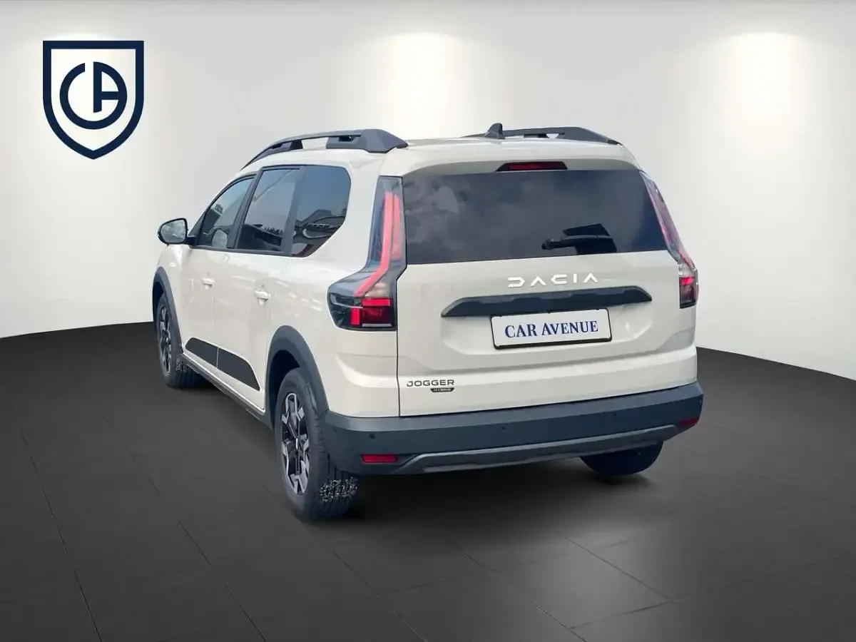 Neu Dacia Jogger Journey 109 PS (80 kW) 2026 Sandstone Van / Kleinbus