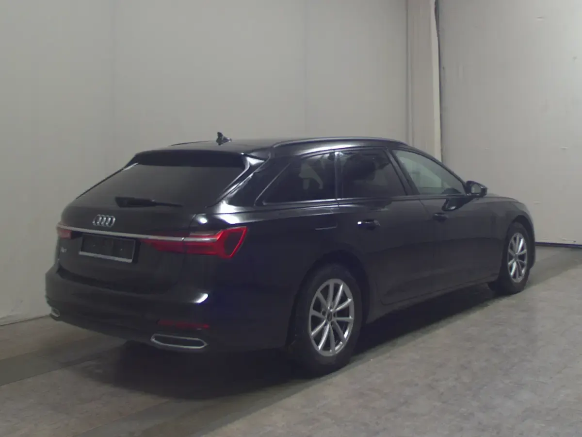 Gebraucht Audi A6 Basis 204 PS (150 kW) 2022 Schwarz Kombi