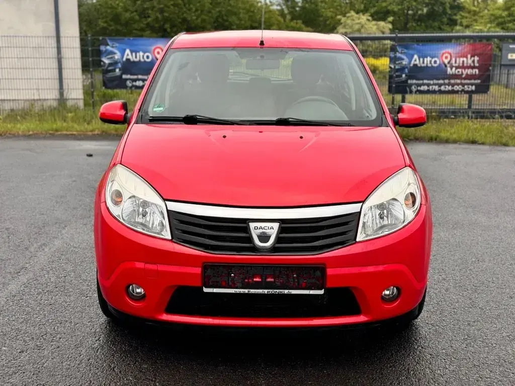 Gebraucht Dacia Sandero 75 PS (55 kW) 2011 Rot Limousine