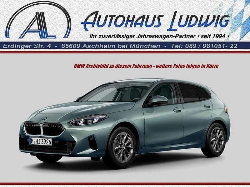 Cape york grün metallic Gebraucht 2024 BMW 120 Kleinwagen | 29.800 € (Superpreis) - Bild 1/4