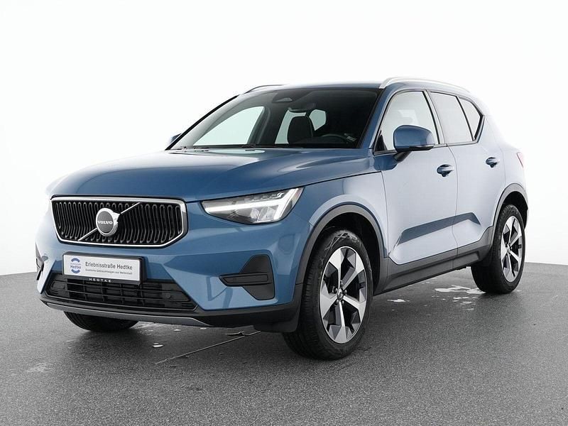Blau Gebraucht 2024 Volvo XC40 Core SUV | 35.990 € (Fairer Preis) - Bild 1/4