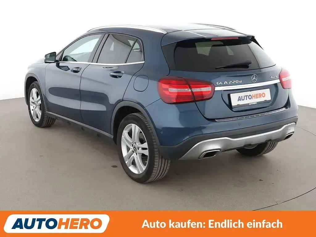 Gebraucht Mercedes GLA220 Urban 170 PS (125 kW) 2019 Blau SUV
