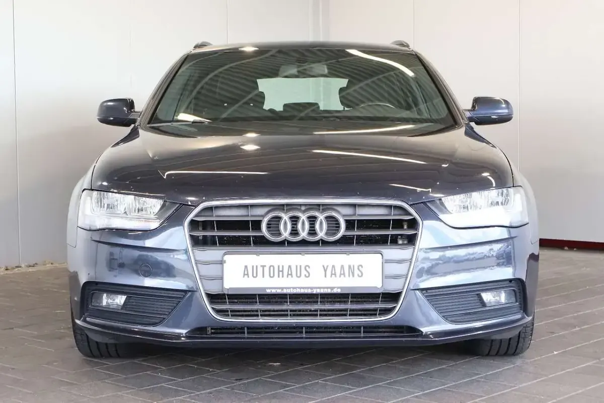 Gebraucht Audi A4 Ambition 170 PS (125 kW) 2012 Blau Kombi