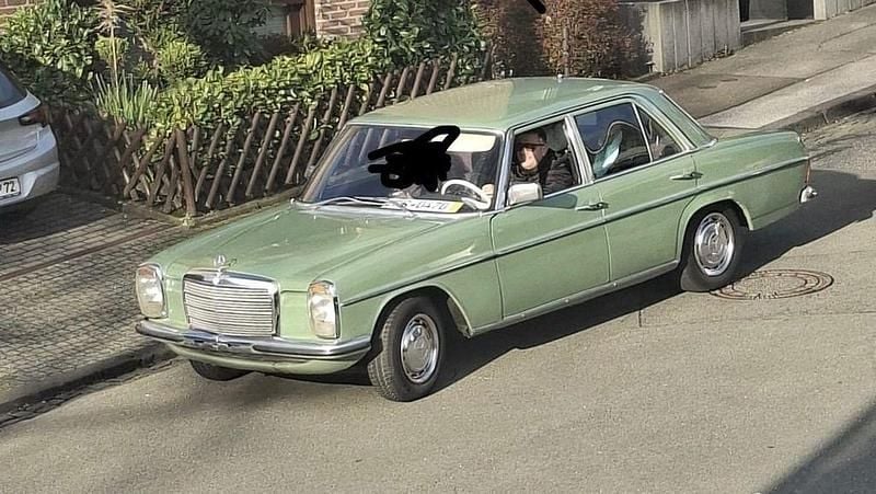 Gebraucht Mercedes 200 54 PS (39 kW) 1975 Limousine