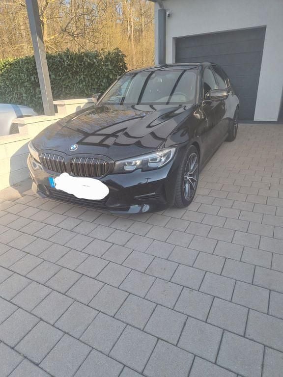 Gebraucht BMW 330e Advantage 292 PS (214 kW) 2019 Schwarz Limousine