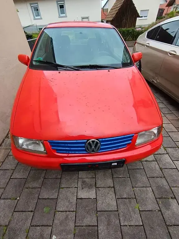 Brugt VW Polo Basis 60 HK (44 kW) 1999 Rød Sedan