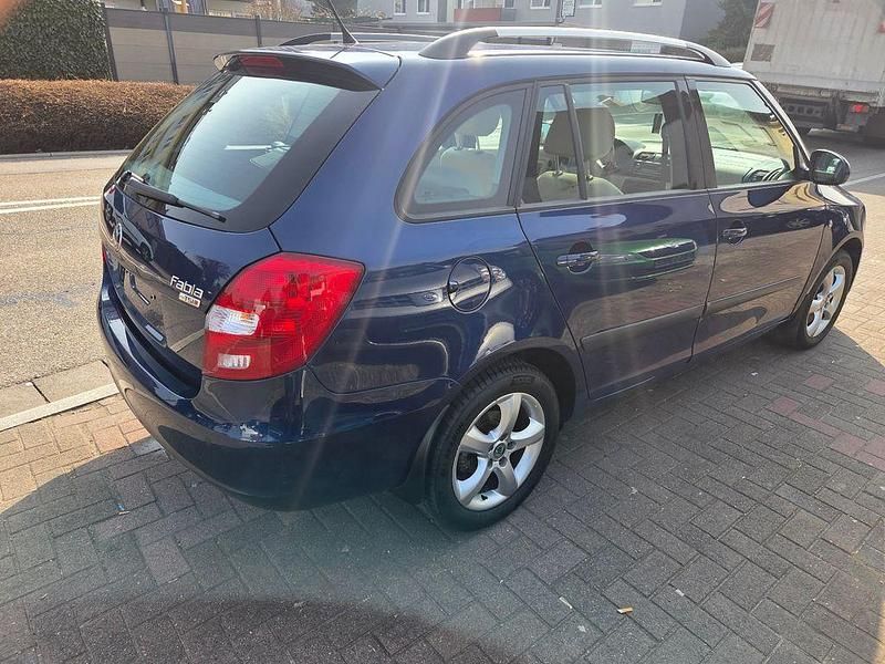 Gebraucht Skoda Fabia Elegance 105 PS (77 kW) 2010 Blau Kombi