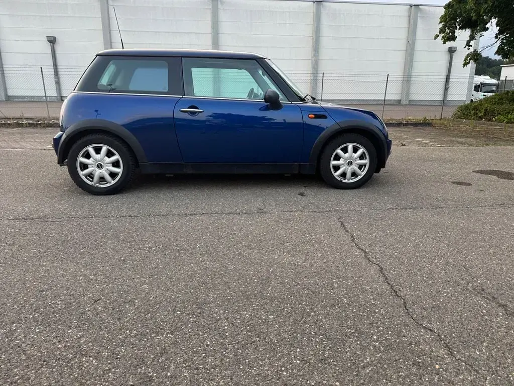 Käytetty Mini ONE 90 HP (66 kW) 2003 Sininen Viistoperä