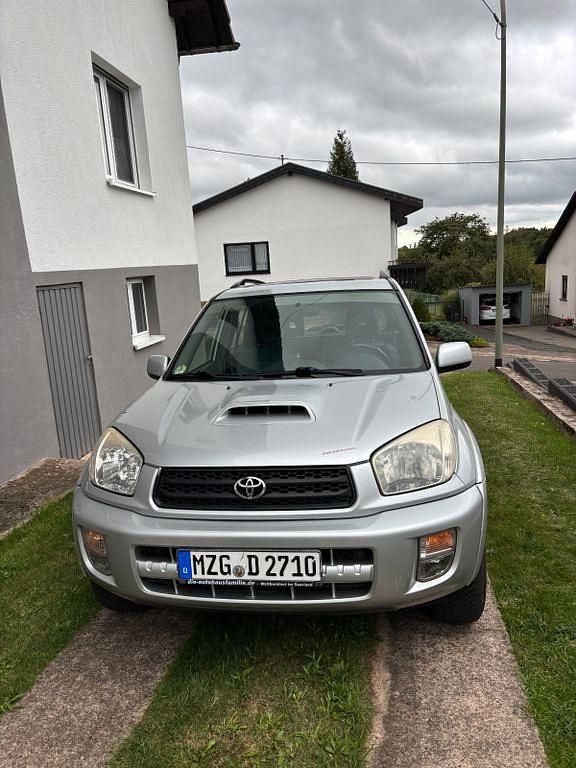 Silber Gebraucht 2002 Toyota RAV4 SUV | 2.600 € (Fairer Preis) - Bild 1/4