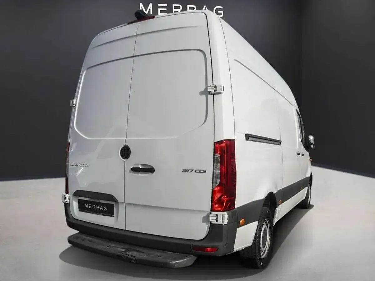 Second-hand Mercedes Sprinter 170 CP (125 kW) 2023 Alb Van