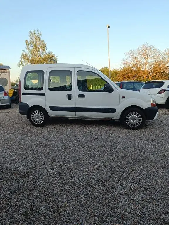 Gebraucht Renault Kangoo Authentique 82 PS (60 kW) 2002 Weiß Van / Kleinbus