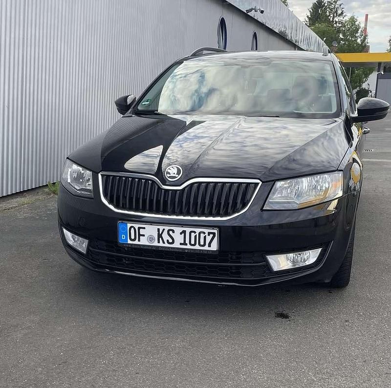 Schwarz Gebraucht 2016 Skoda Octavia Kombi | 10.500 € (Fairer Preis) - Bild 1/4