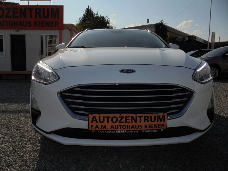 Gebraucht Ford Focus 101 PS (74 kW) 2018 Weiß Kombi