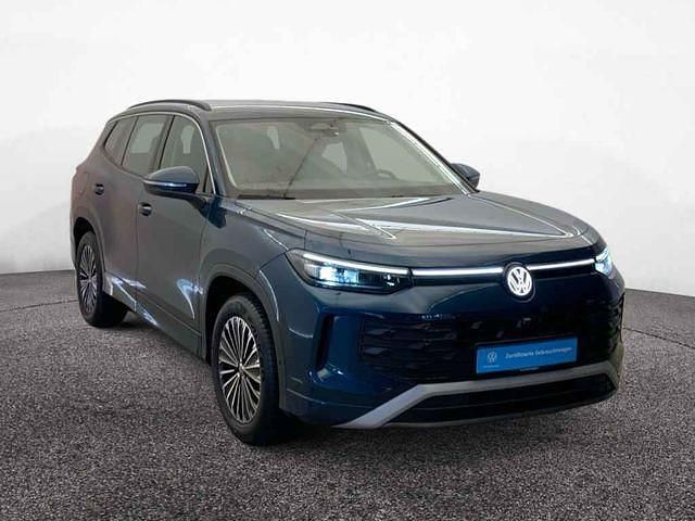 Gebraucht VW Tayron Life 150 PS (110 kW) 2025 Nightshade blue metallic SUV