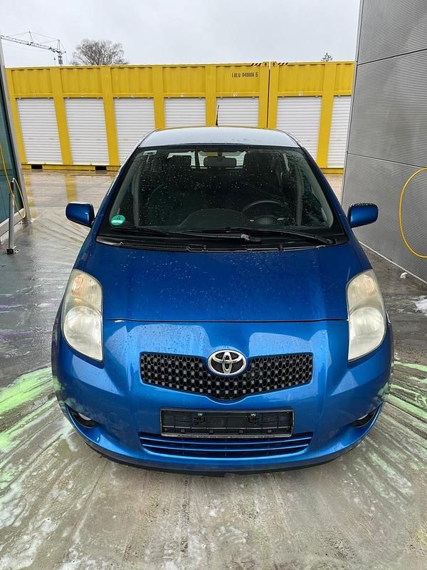 Gebraucht Toyota Yaris 80 PS (58 kW) 2008 Blau Kleinwagen