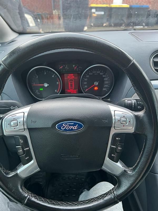 Gebraucht Ford S-MAX S 125 PS (91 kW) 2009 Grau Van / Kleinbus