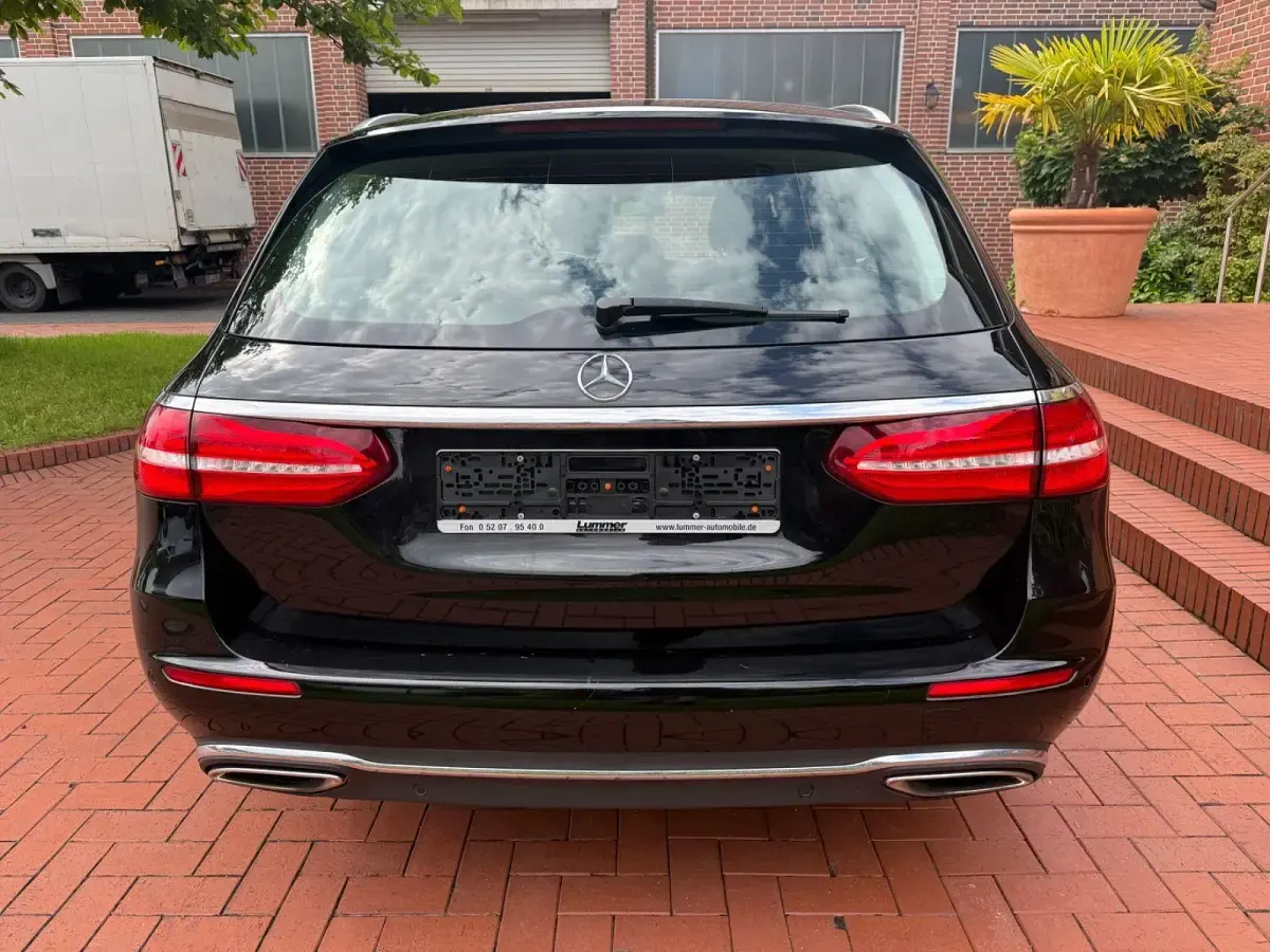 Gebraucht Mercedes E250 Avantgarde 211 PS (155 kW) 2017 Schwarz Kombi