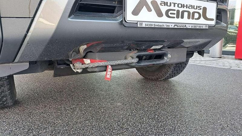 Gebraucht Toyota HiLux 204 PS (150 kW) 2023 Manganbronze met. Pickup