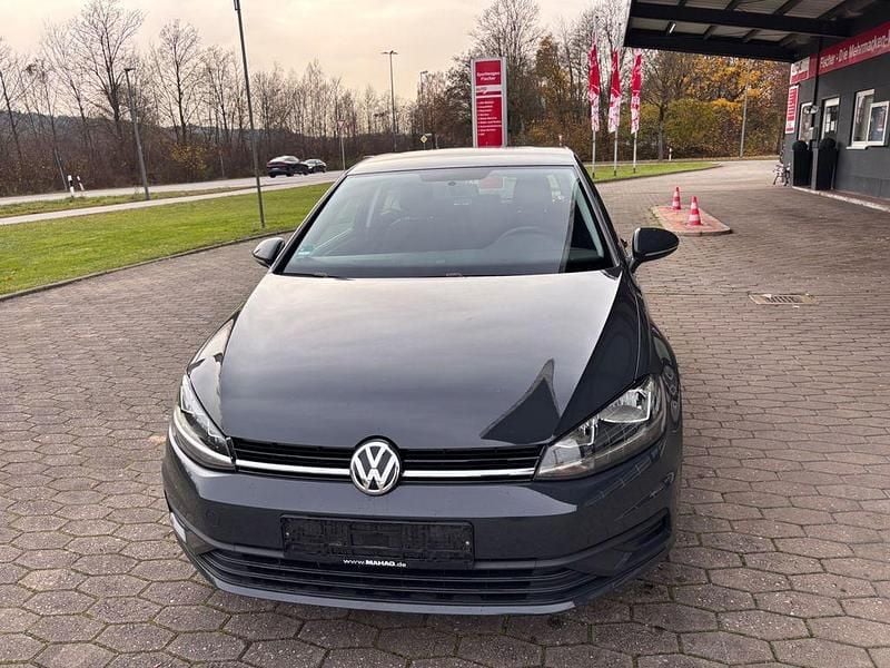Gebraucht VW Golf VII Trendline 86 PS (63 kW) 2017 Grau Limousine