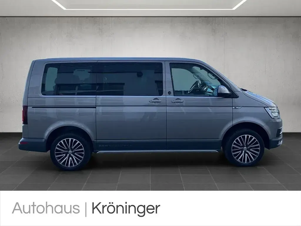 Gebraucht VW Multivan PanAmericana 204 PS (150 kW) 2017 Mojave beige metallic Van / Kleinbus