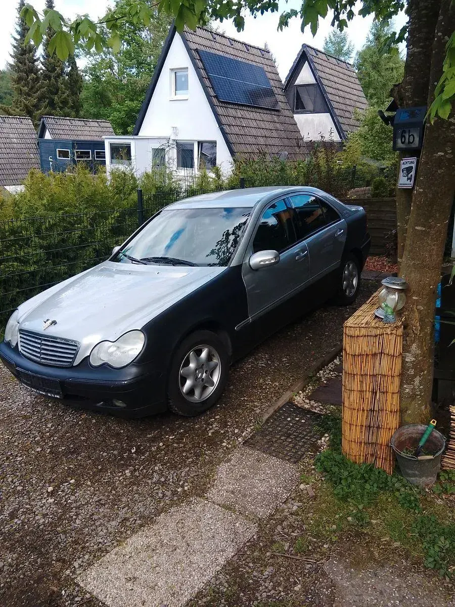Gebraucht Mercedes C180 Elegance 129 PS (94 kW) 2001 Silber Limousine