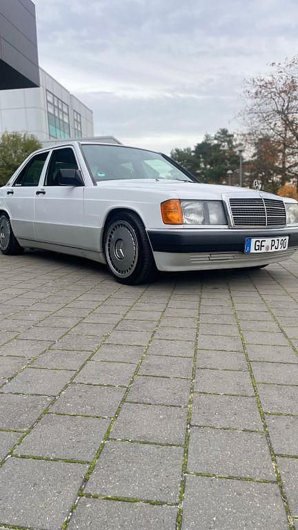 Weiß Gebraucht 1989 Mercedes 190 Limousine | 11.000 € - Bild 1/4