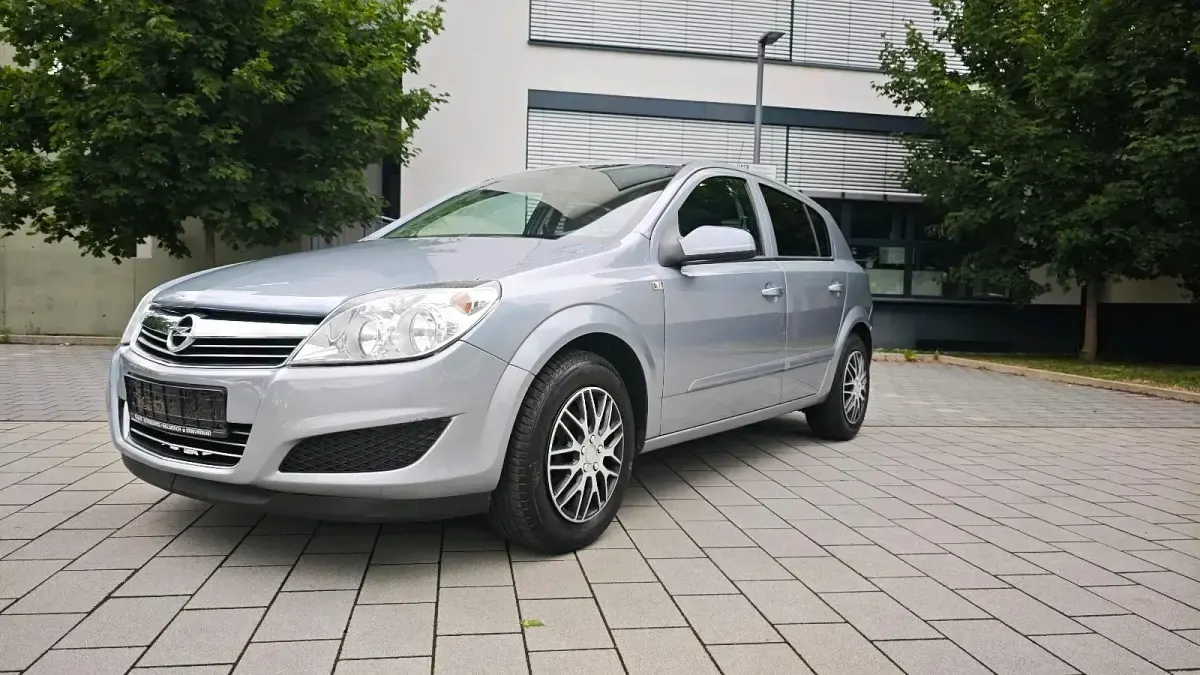 Gebraucht Opel Astra 105 PS (77 kW) 2007 Grau Kleinwagen