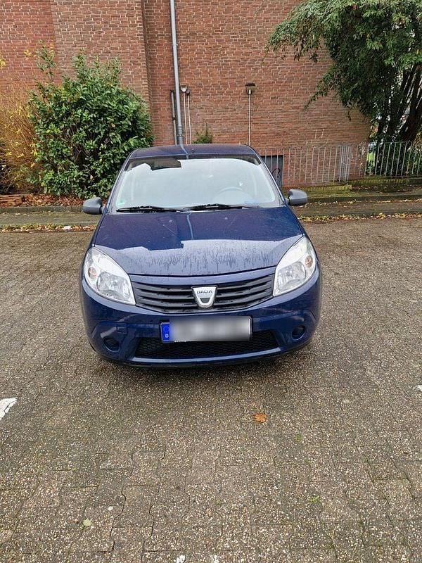 Blau Gebraucht 2011 Dacia Sandero Limousine | 800 € (Superpreis) - Bild 1/4