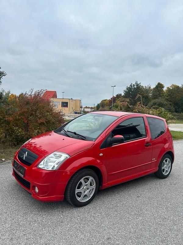 Rot Gebraucht 2007 Citroën C2 VTR Sport Kleinwagen | 1.999 € - Bild 1/4
