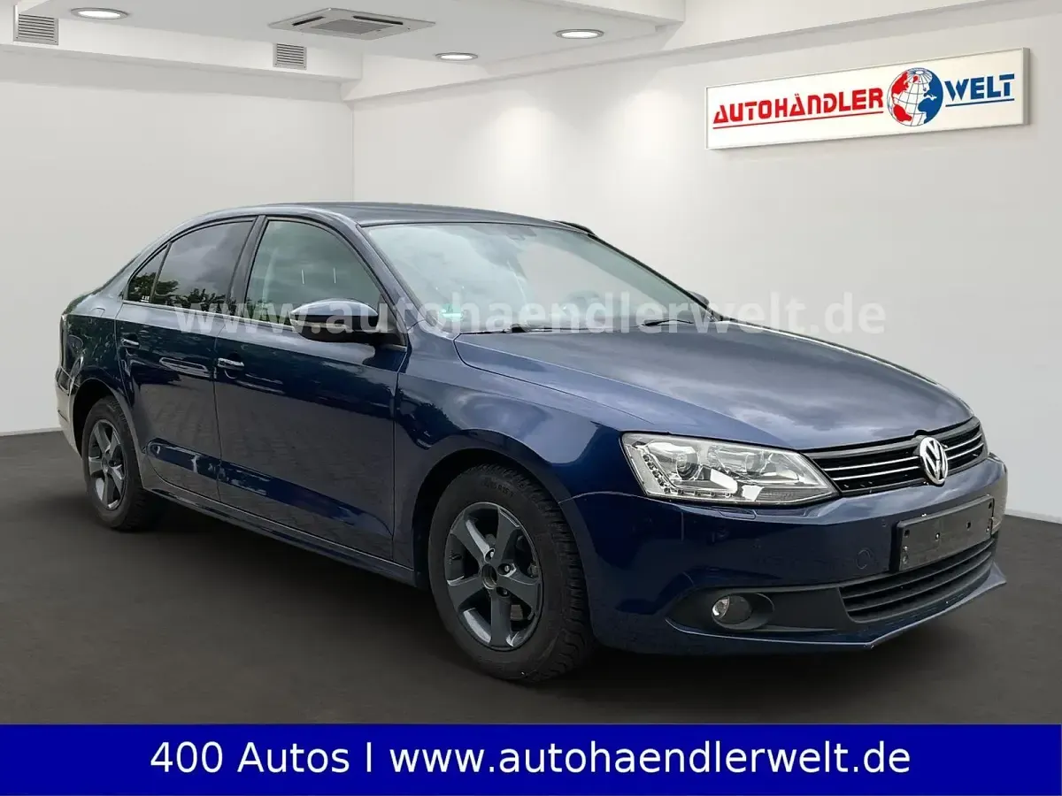 Gebraucht VW Jetta Highline 105 PS (77 kW) 2012 Blau Limousine