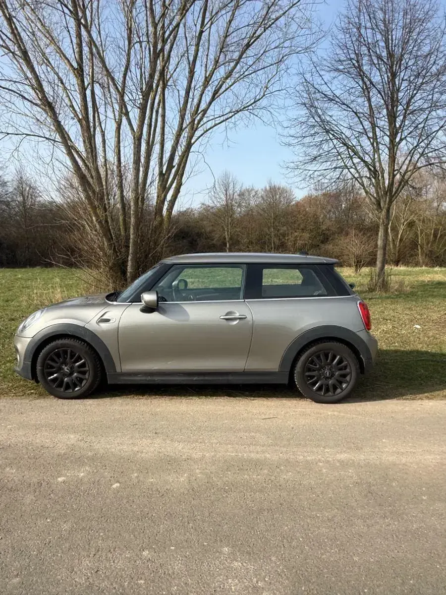 Usado Mini ONE 102 HP (75 kW) 2020 Bege Citadino