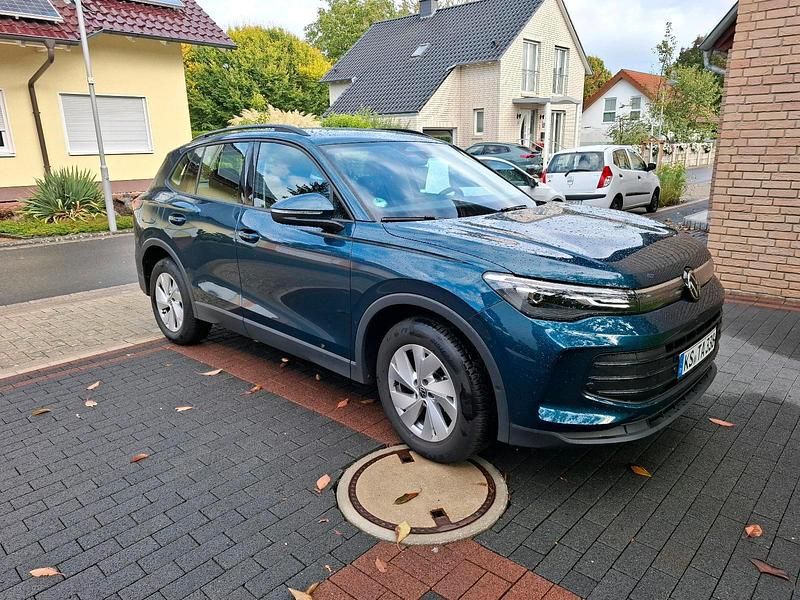 Gebraucht VW Tiguan 130 PS (95 kW) 2025 Blau SUV