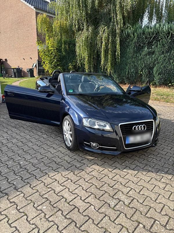Blau Gebraucht 2012 Audi A3 Cabriolet Attraction Cabrio | 8.500 € (Guter Preis) - Bild 1/4