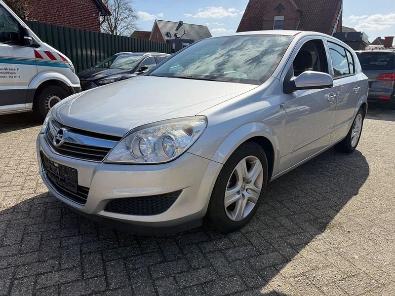 Gebraucht Opel Astra Edition 90 PS (66 kW) 2009 Silber Limousine