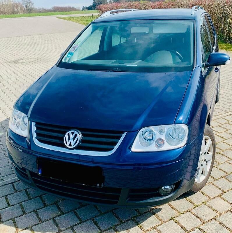 Blau Gebraucht 2004 VW Touran Van / Kleinbus | 2.350 € (Etwas zu teuer) - Bild 1/4