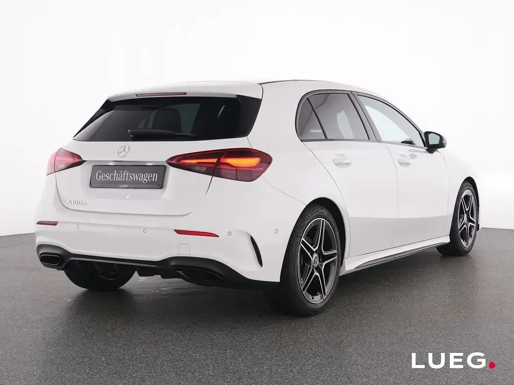 Gebraucht Mercedes A180 AMG 116 PS (85 kW) 2025 Weiß Limousine