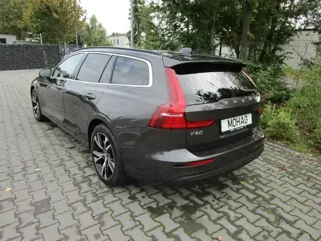 Occasion Volvo V60 Core 163 ch (119 kW) 2023 Gris Break