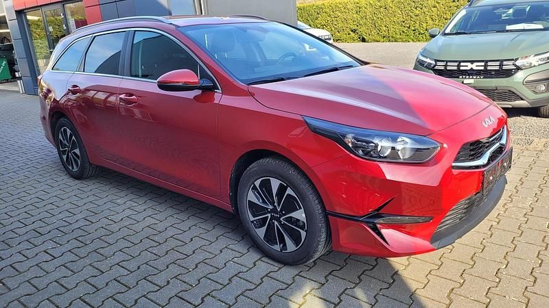 Gebraucht Kia Ceed Sportswagon Gold 140 PS (102 kW) 2025 Rot Kombi