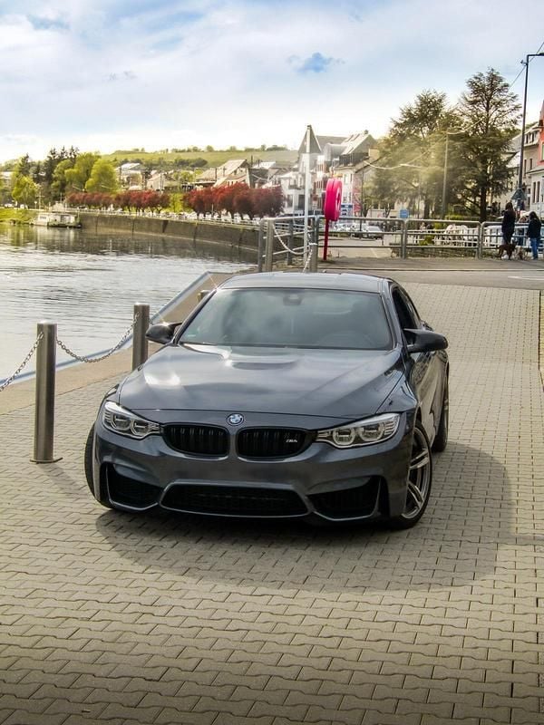 Grau Gebraucht 2014 BMW M4 Coupé | 42.500 € (Superpreis) - Bild 1/4