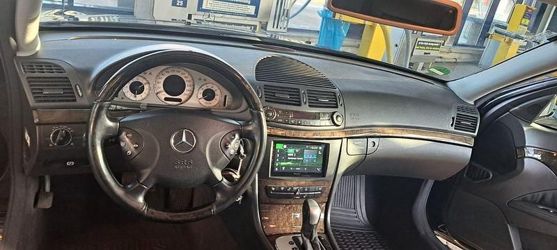 Gebraucht Mercedes E320 Avantgarde 224 PS (164 kW) 2004 Schwarz Limousine