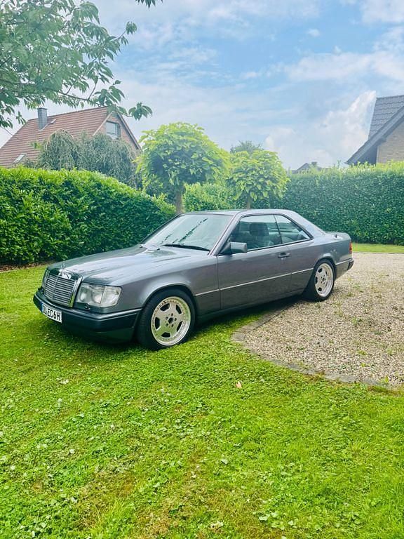 Grau Gebraucht 1992 Mercedes 320 Coupé | 17.400 € - Bild 1/4