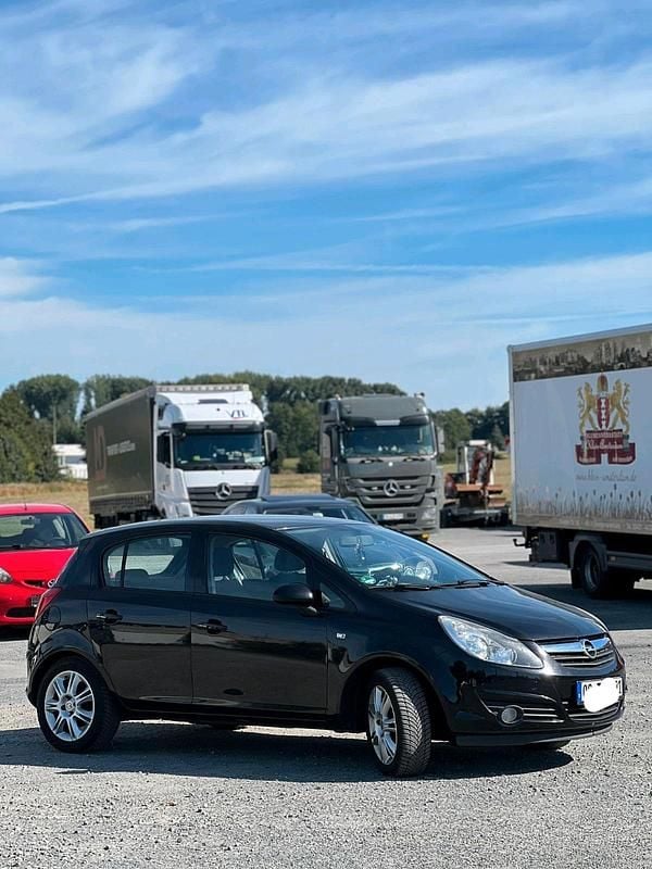 Schwarz Gebraucht 2010 Opel Corsa Coupé | 1.800 € - Bild 1/4