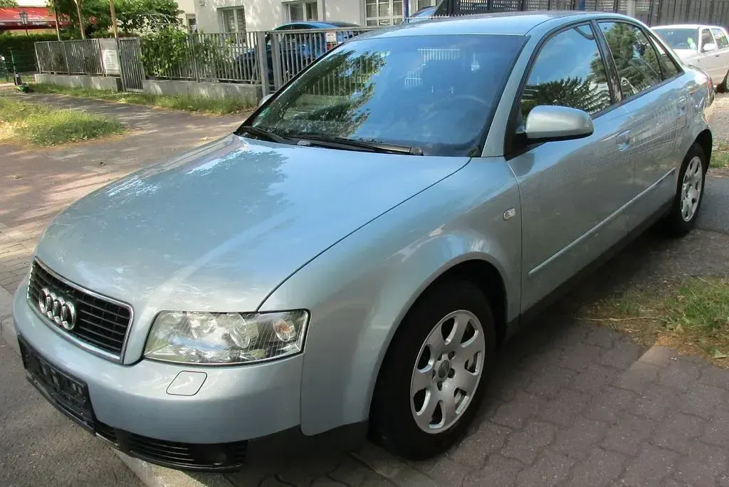 Gebraucht Audi A4 131 PS (96 kW) 2001 Grau Limousine