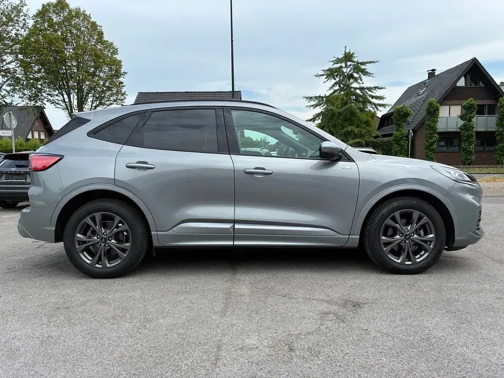 Gebraucht Ford Kuga ST-Line X 150 PS (110 kW) 2023 Silber SUV