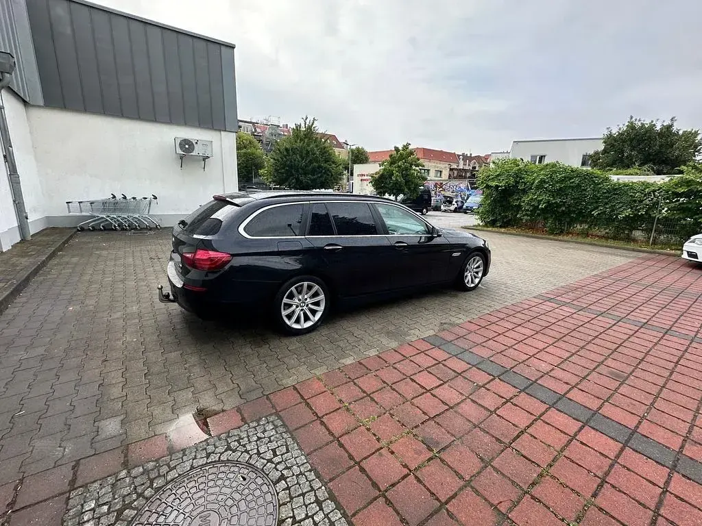 Gebraucht BMW 525 Luxury Line 218 PS (160 kW) 2014 Schwarz Kombi