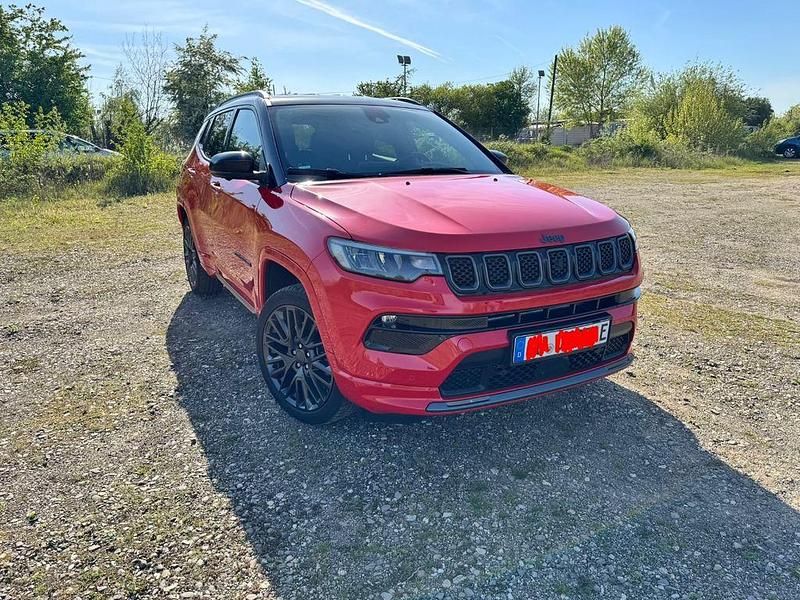 Second-hand Jeep Compass 241 CP (177 kW) 2022 Roșu SUV
