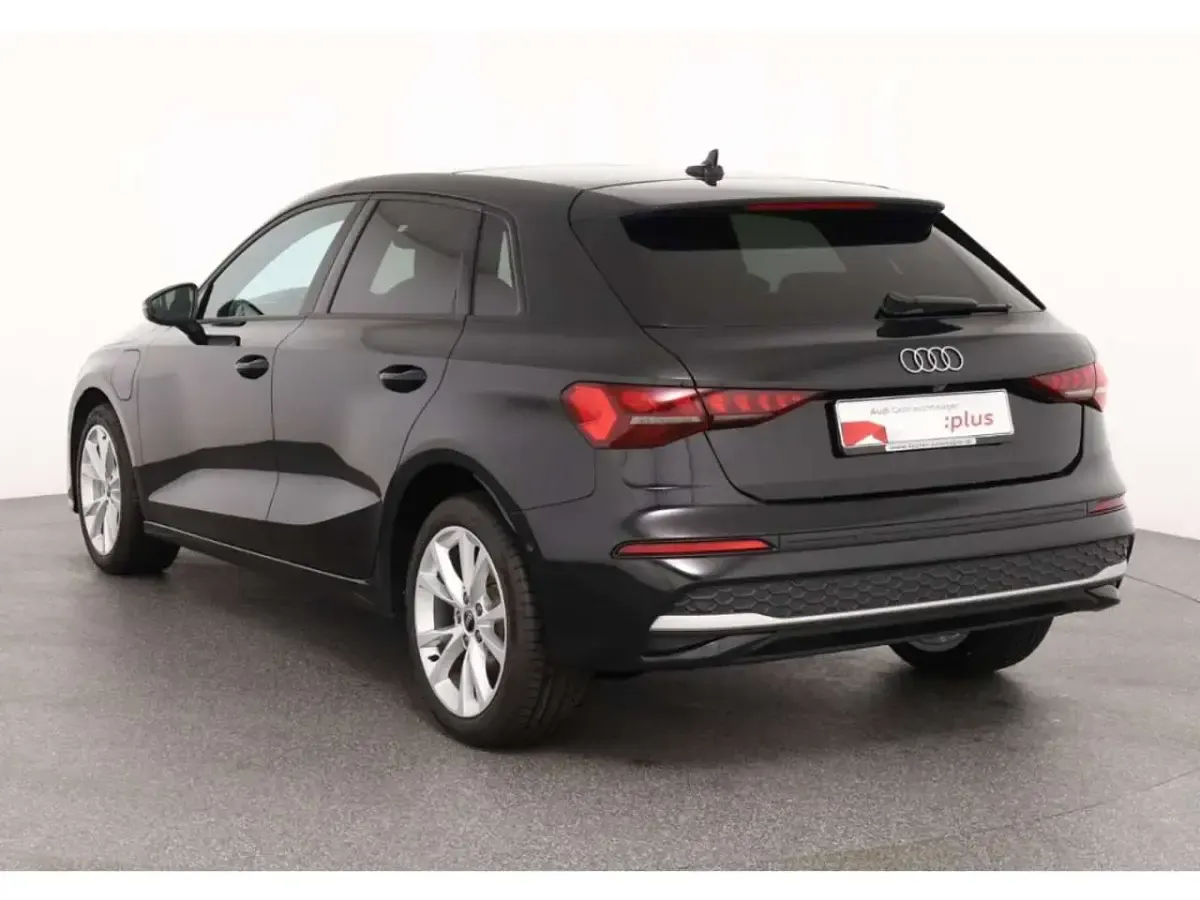 Gebraucht Audi A3 Sport 204 PS (150 kW) 2025 Mythosschwarz metallic Limousine
