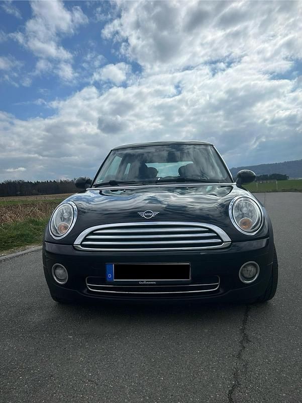 Gebraucht Mini ONE 98 PS (72 kW) 2010 Schwarz Kleinwagen