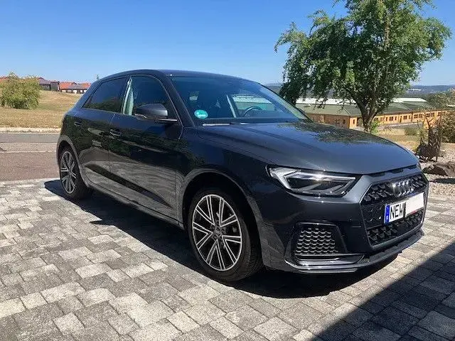 Gebraucht Audi A1 Sportback Advanced 95 PS (69 kW) 2024 Grau Kleinwagen