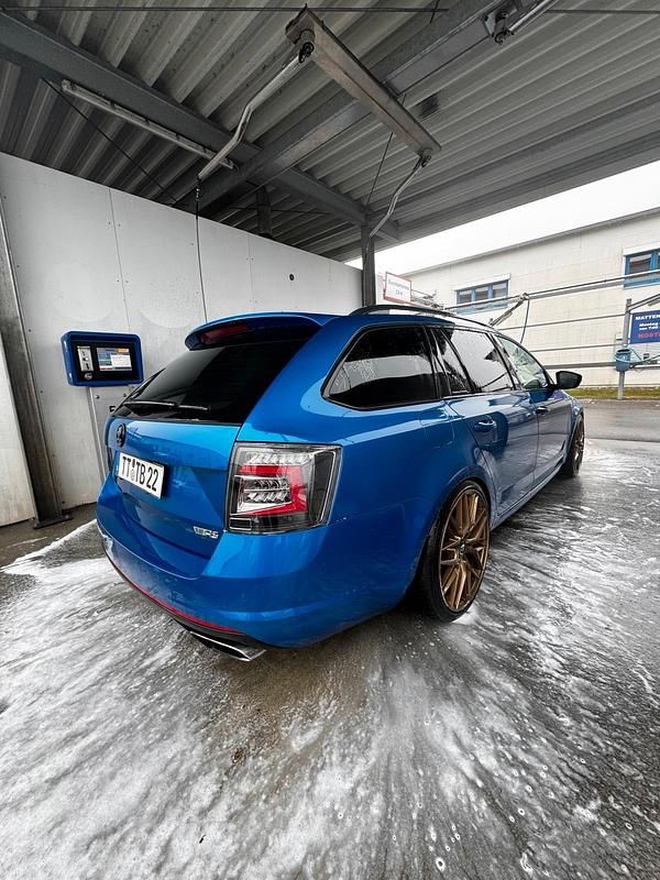 Gebraucht Skoda Octavia vRS 230 PS (169 kW) 2017 Blau Kombi